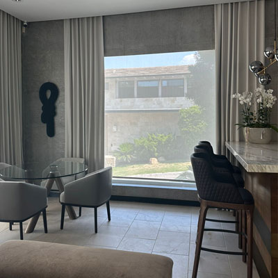 Cortinas Tecno Blinds, Las cortinas son una gran opción si lo que buscas es darle un toque elegante a tus espacios.